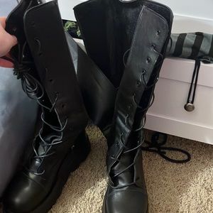 lace up boots